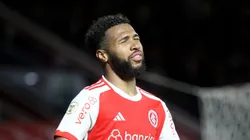 Wesley durante partida do Inter fora do Beira-Rio.