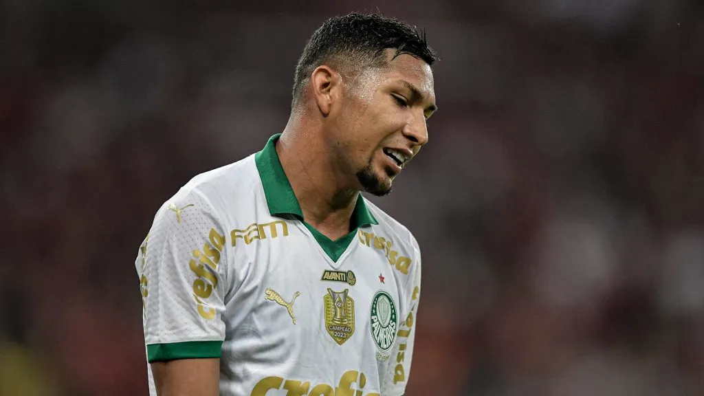 Torcida do Palmeiras pede a saída de Rony. Foto: Thiago Ribeiro/AGIF