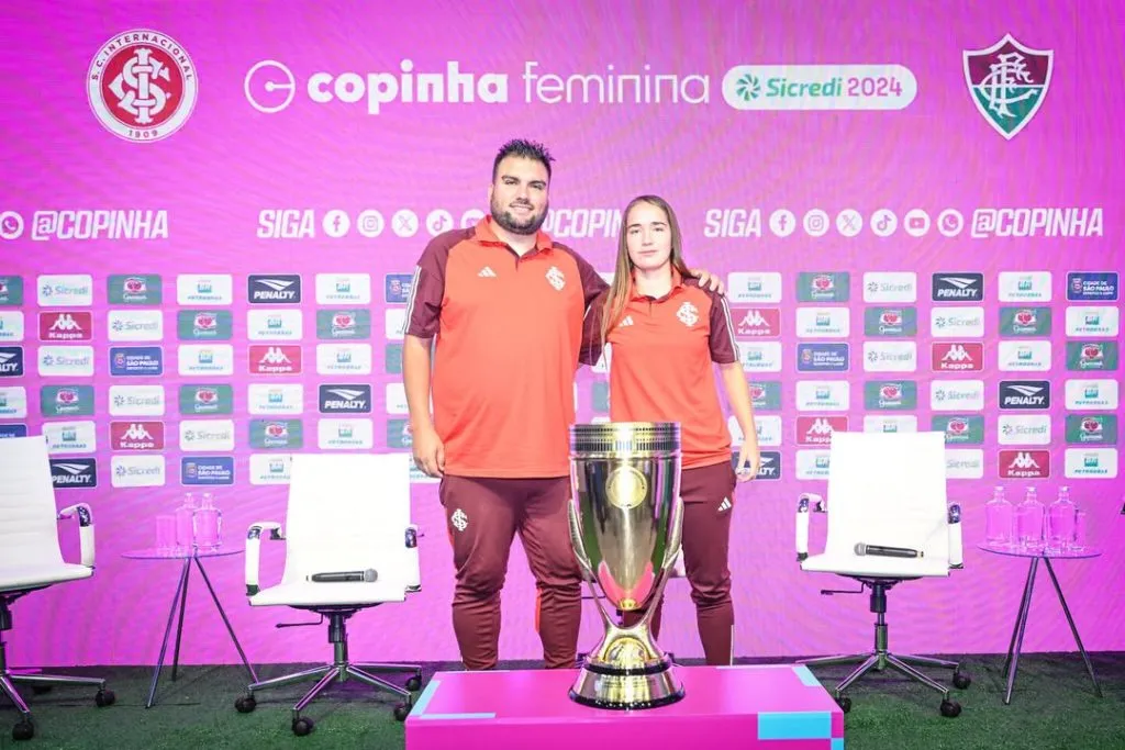David Silva, técnico das Gurias Coloradas e Bia Martins, capitã da equipe. Foto:  Rodrigo Corsi/Ag. Paulistão