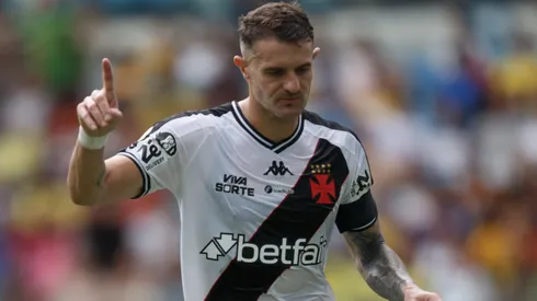Vegetti jogador do Vasco comemora seu gol durante partida contra o Cuiaba. Foto: Gil Gomes/AGIF