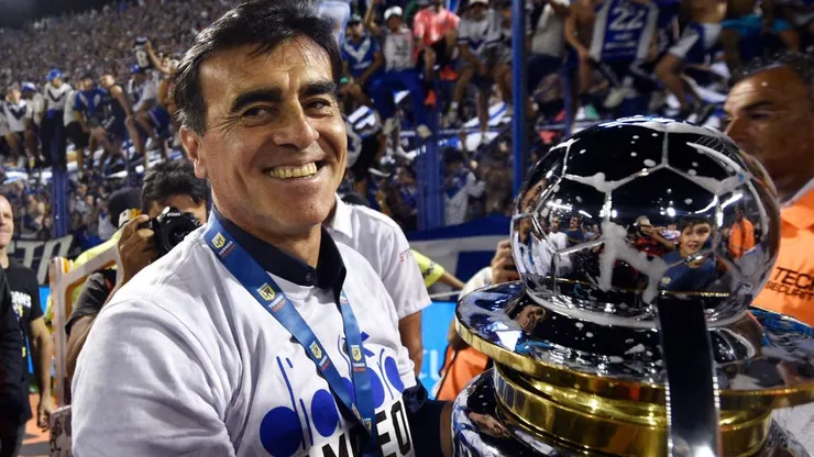 Quinteros comemora título do Vélez conquistado no último domingo (15). Foto: Gustavo Garello/Getty Images