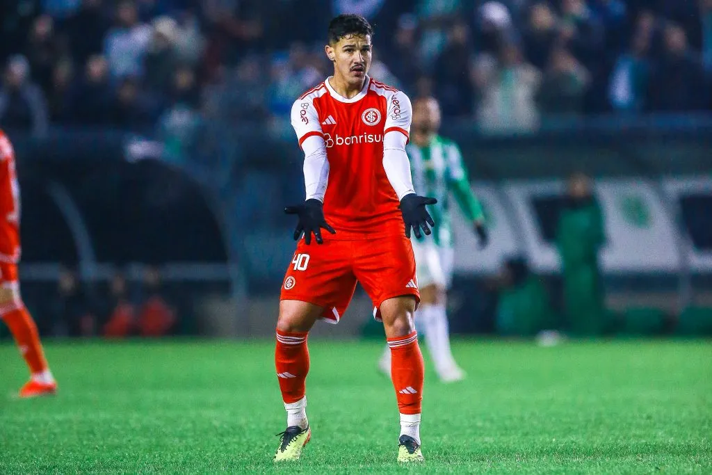 Foto: Giancarlo Santorum/AGIF – Rômulo pode deixar o Internacional em caso de boa proposta