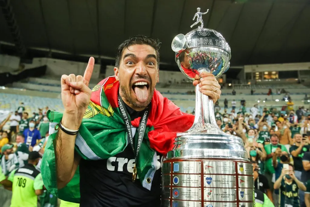 Abel Ferreira celebrando título da Copa Libertadores pelo Palmeiras. Foto: ActionPlus/DiaEsportivo