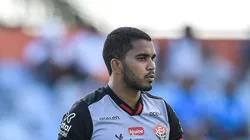 Lucas Arcanjo em ação pelo Vitória - Foto: Thiago Ribeiro/AGIF