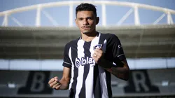 Tiquinho Soares é jogador do Santos em 2025.