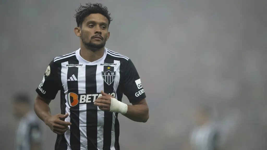 Scarpa revela real motivo da saída de Milito – Foto: Jorge Rodrigues/AGIF