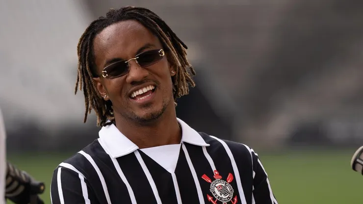Carrillo chegou sob alta expectativa no Coringão.