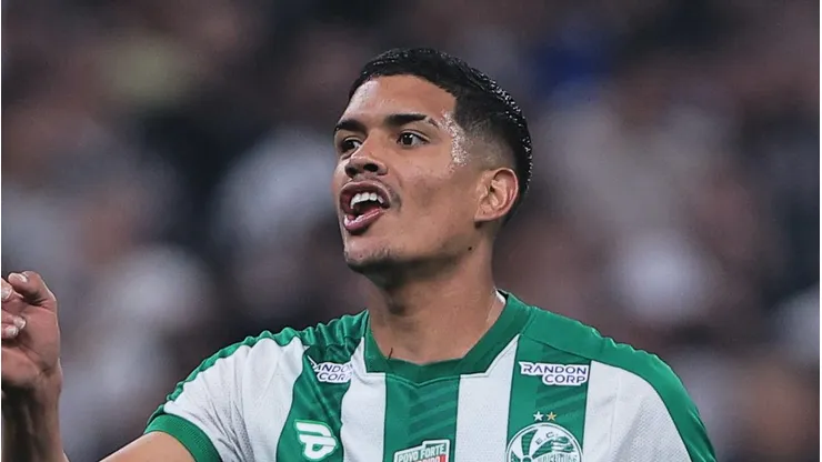 Lucas Barbosa durante jogo do Juventude na Copa do Brasil.