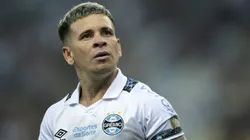 Atacante não fica no Grêmio - Foto: Jorge Rodrigues/AGIF.