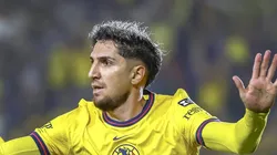 Diego Valdés comemora gol pelo América-MEX.