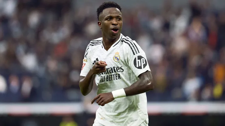 Vinicius Júnior conquista o troféu Fifa The Best 2024. Foto: Cesar Cebolla/PRESSINPHOTO