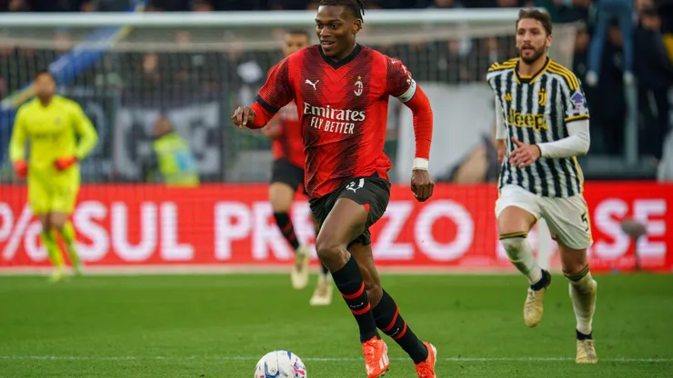Verona e Milan se encaram pelo Campeonato Italiano.