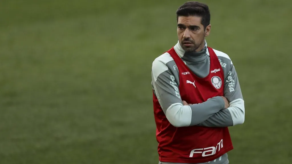 Abel Ferreira em partida pelo Palmeiras. Foto: Marco Galvo/Fotoarena