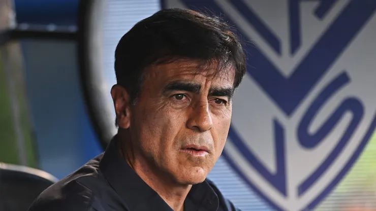 Gustavo Quinteros em ação pelo Vellez Sarsfield - Foto: Rodrigo Valle/Getty Images