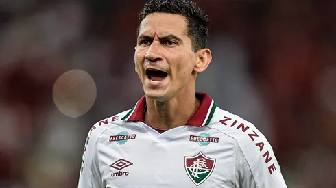 Paulo Henrique Ganso, meia do Fluminense, em ação pelo clube - Foto: Thiago Ribeiro/AGIF.
