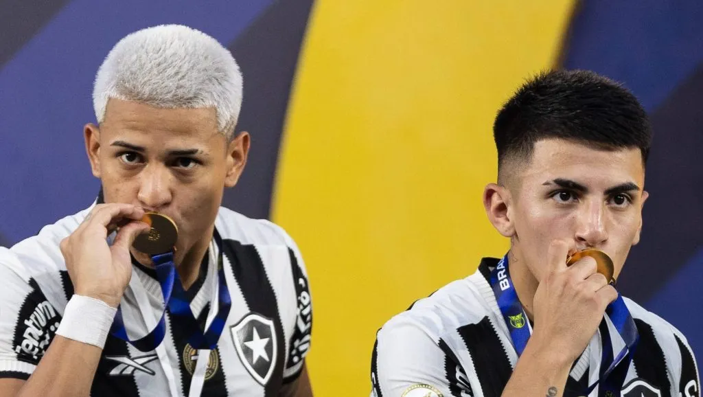 Foto: IMAGO /&nbsp;ZUMA Press Wire – Almada se despediu do Botafogo com dois títulos.