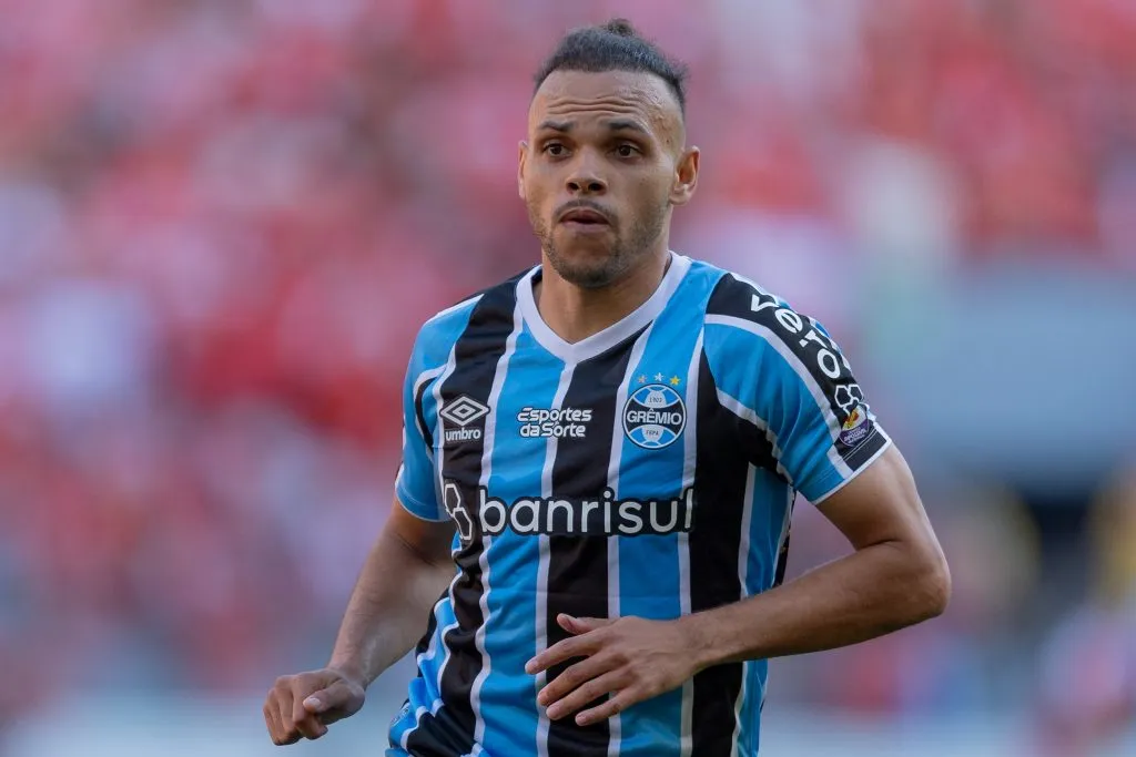 Foto: Liamara Polli/AGIF – Camisa do Grêmio com o patrocínio do Banrisul