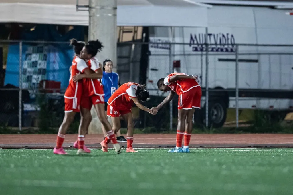 Analuyza e Carla deixam o elenco das Gurias Coloradas e já estão com destinos definidos em novos clubes.     Foto: Lara Vantzen/Internacional