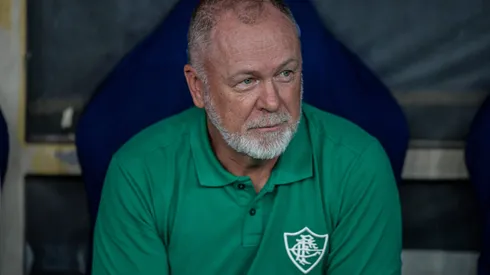 Mano Menezes quer convencer Gabriel Menino