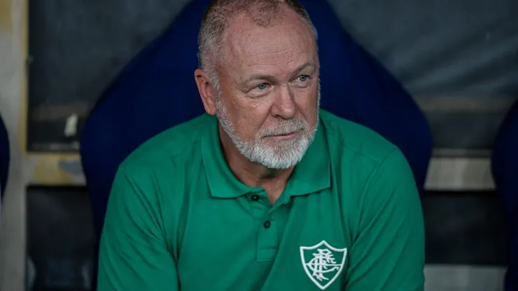 Mano Menezes quer convencer Gabriel Menino