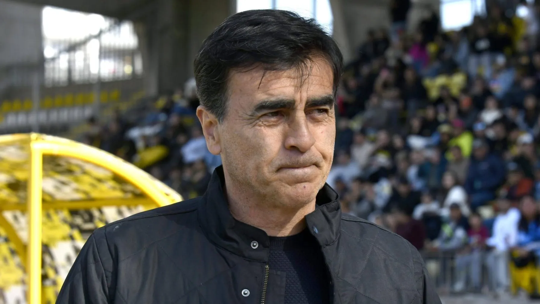 Gustavo Quinteros tem definição sobre carreira e avisa ao Santos