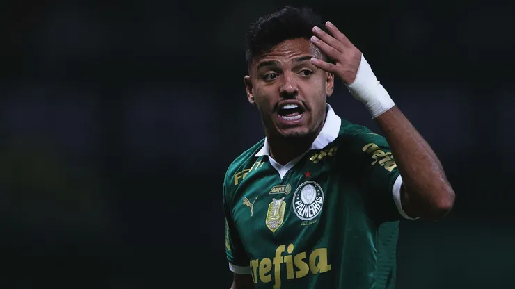 Gabriel Menino jogador do Palmeiras lamenta durante partida contra o Flamengo no estadio Arena Allianz Parque pelo campeonato Copa Do Brasil 2024. Foto: Ettore Chiereguini/AGIF