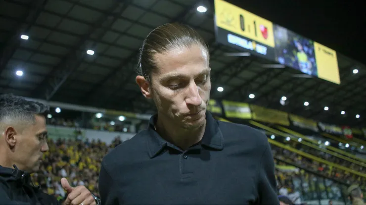 Filipe Luis tecnico do Flamengo durante partida contra o Criciuma no estadio Heriberto Hulse pelo campeonato Brasileiro A 2024. Foto: Leonardo Hubbe/AGIF