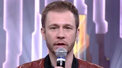 Tiago Leifert assumirá como narrador principal de concorrente da Globo em janeiro - Foto: Divulgação/TV Globo