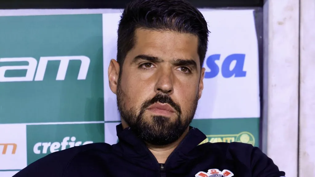 António Oliveira pode ser o novo técnico do Santos – Foto: Marcello Zambrana/AGIF