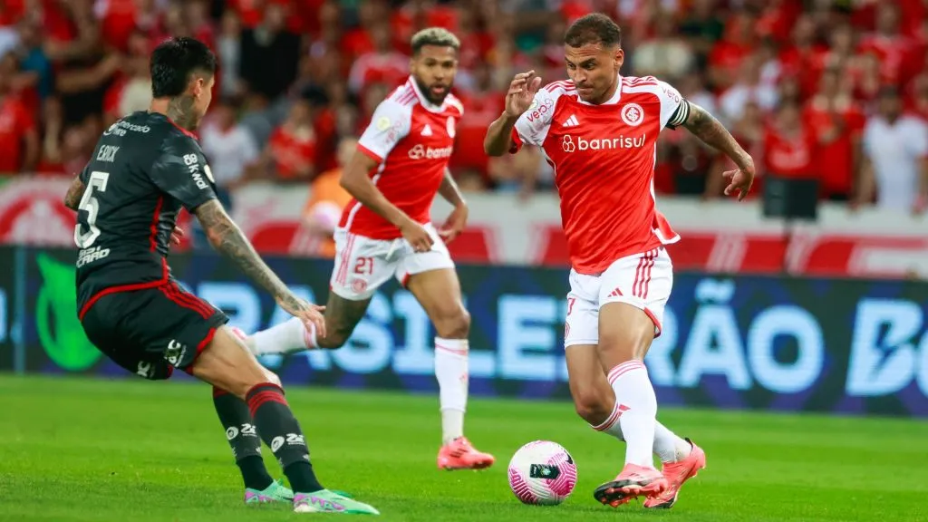 Alan Patrick pelo Internacional em 2024. Foto: Luiz Erbes/AGIF