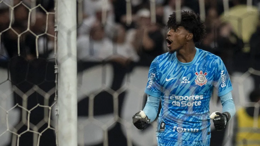 Hugo Souza no Corinthians em 2024. Foto: Anderson Romao/AGIF