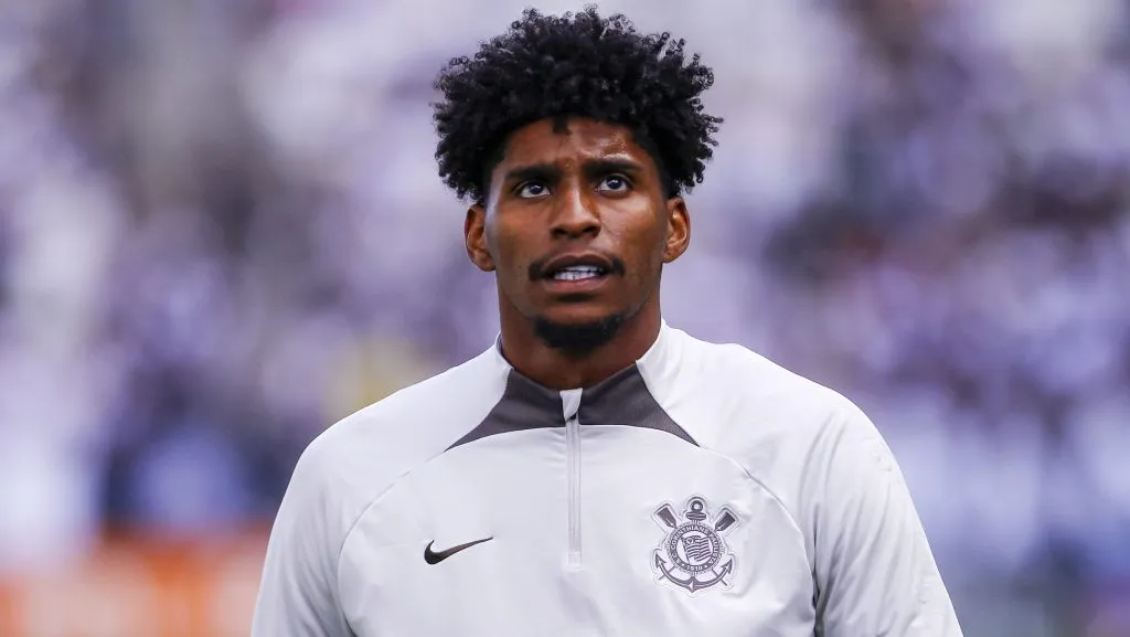 Goleiro Hugo Souza foi um dos destaques do Corinthians no ano. Foto: Marco Miatelo/AGIF