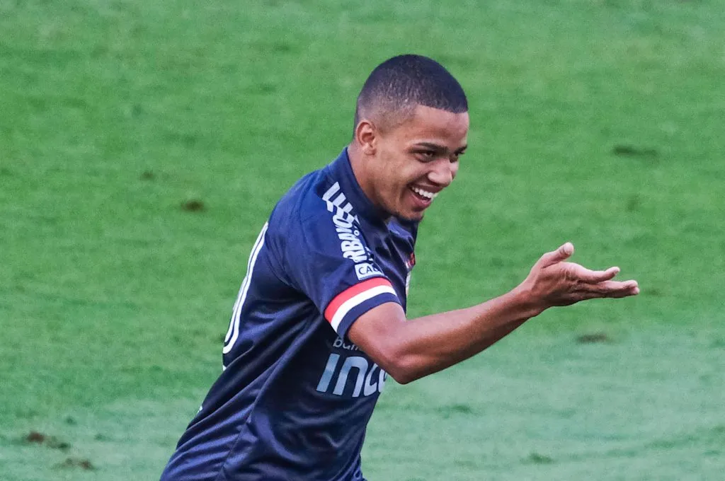 Foto: Marcello Zambrana/AGIF – Brenner em ação com a camisa do São Paulo