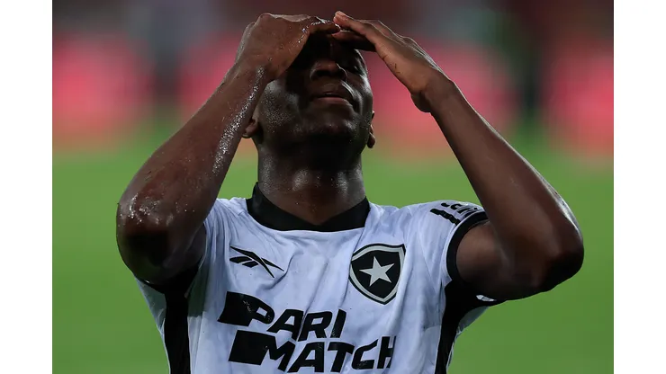 Luiz tem o futuro incerto - Foto: Buda Mendes/Getty Images.