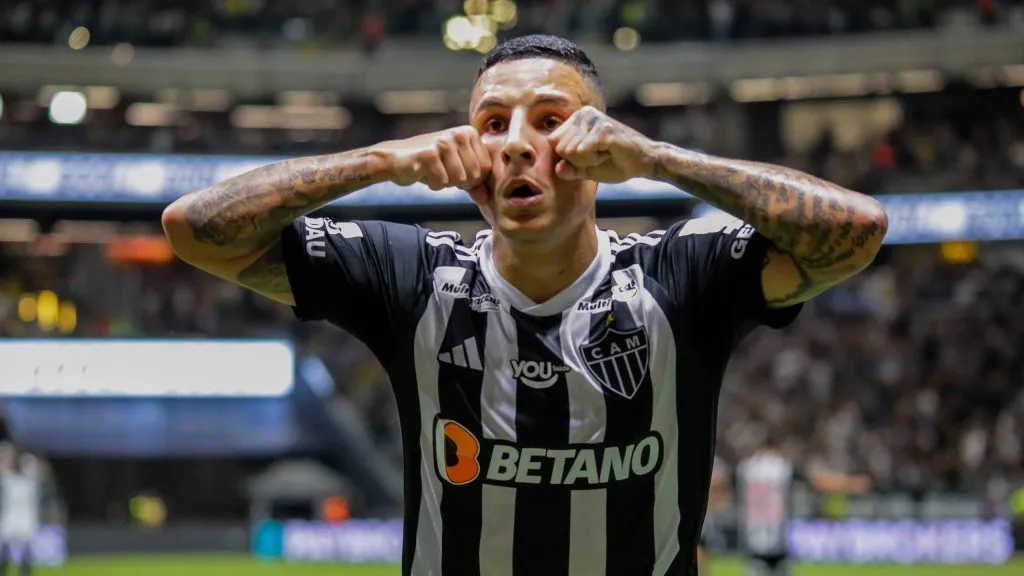Guilherme Arana comemorando gol pelo Atlético-MG. Foto: Allan Calisto
