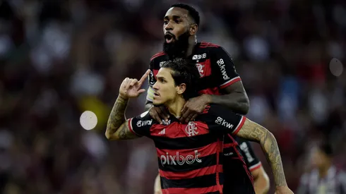 Pedro e Gerson comemorando gol pelo Flamengo. Foto: Alexandre Loureiro/AGIF