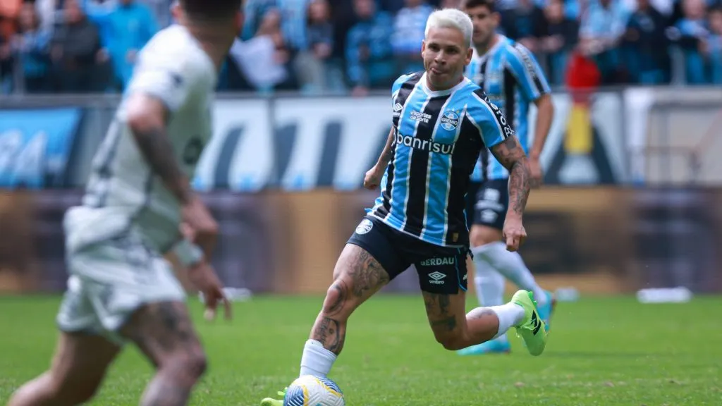 Soteldo durante partida. Foto: Maxi Franzoi/AGIF