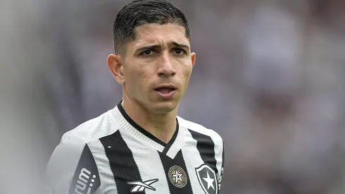 Savarino durante partida entre Botafogo e São Paulo, no Engenhão, pelo Brasileirão.