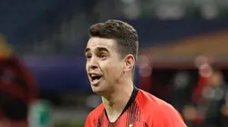 Oscar durante jogo do Shanghai Port, da China.