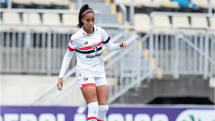 Jéssica Soares, zagueira do São Paulo renovou o vínculo para 2025