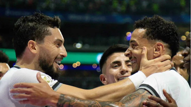 Botafogo em duelo contra o Palmeiras. Foto: Joisel Amaral/AGIF