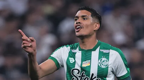 Lucas Barbosa durante jogo contra o Corinthians pela Copa do Brasil.