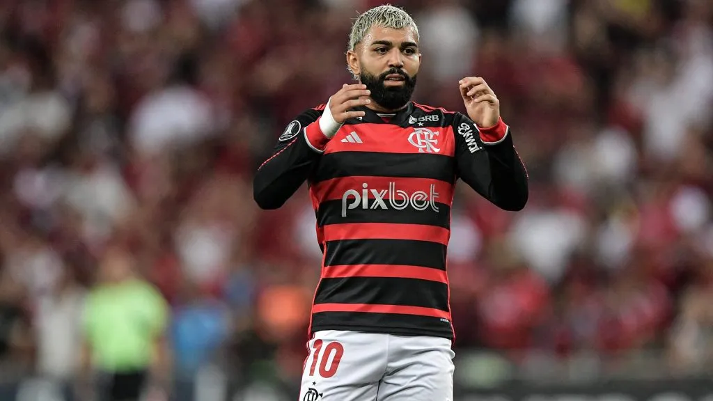 Gabigol quase permaneceu no Flamengo mesmo após polêmicas – Foto: Thiago Ribeiro/AGIF