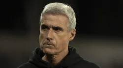 Luis Castro abre o jogo sobre futuro no Santos