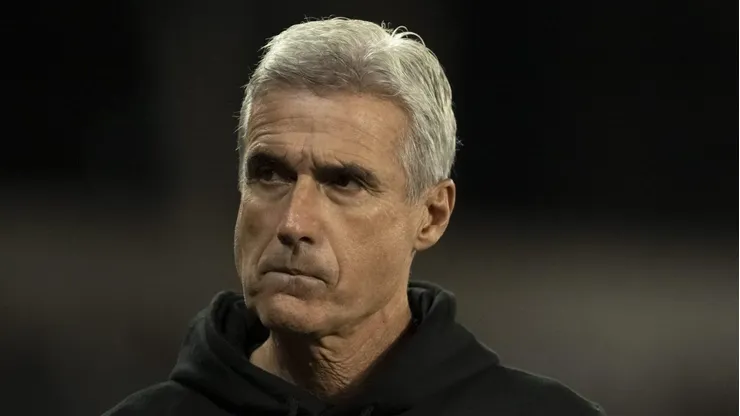 Luis Castro abre o jogo sobre futuro no Santos