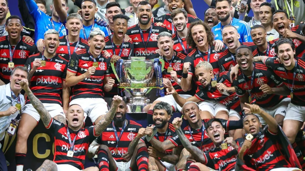 Jogadores do Flamengo comemorando. Foto: Gilson Lobo/AGIF