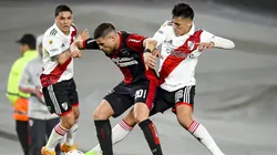 Julián Fernández (de uniforme escuro) pertence ao Newell's Old Boys e interessa ao Peixe