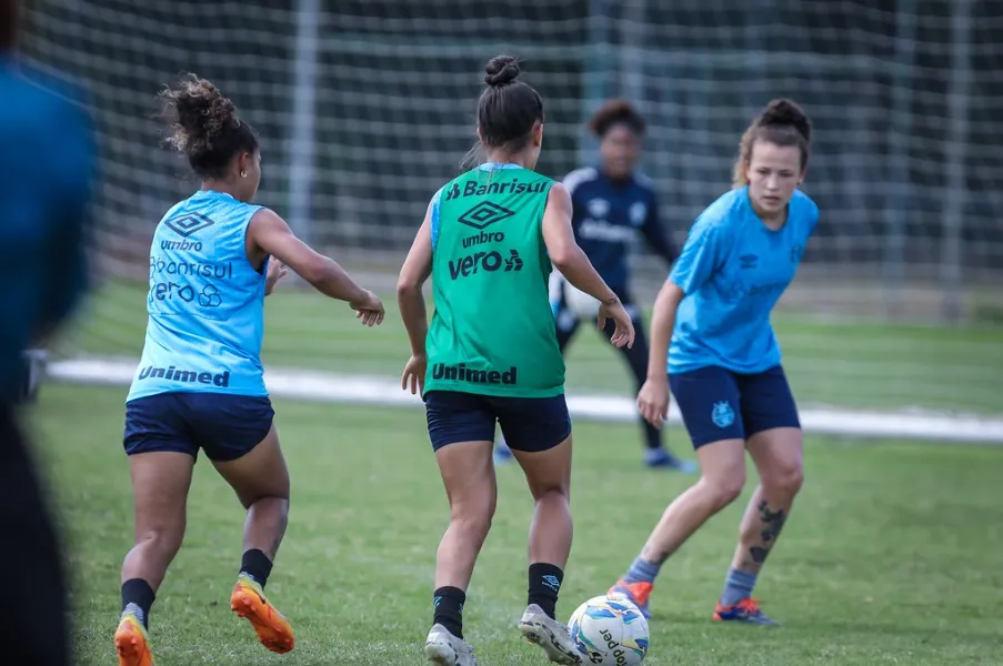 Dayana Rodríguez e companheiras de elenco do Grêmio treinam forte com foco na Brasil Ladies Cup              Foto: Caroline Motta/GRÊMIO FBPA