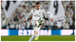 Federico Valverde com o domínio da bola em partida da UEFA Champions League entre Real Madrid e PSG. Foto: SOPA Images Limited / Alamy Stock Photo