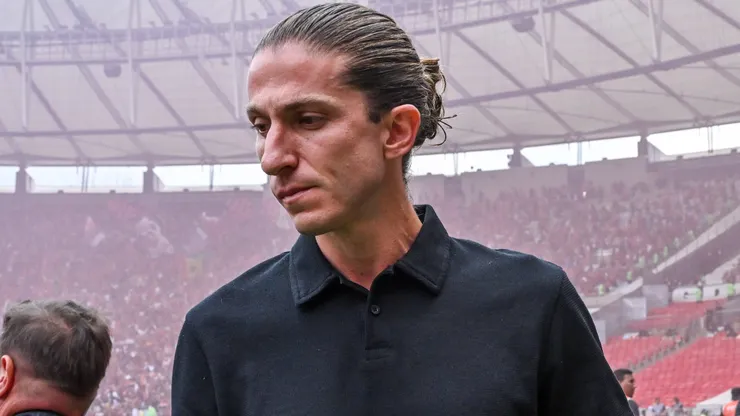 Filipe Luis tem mais 3 desfalques e arma nova escalação do Flamengo